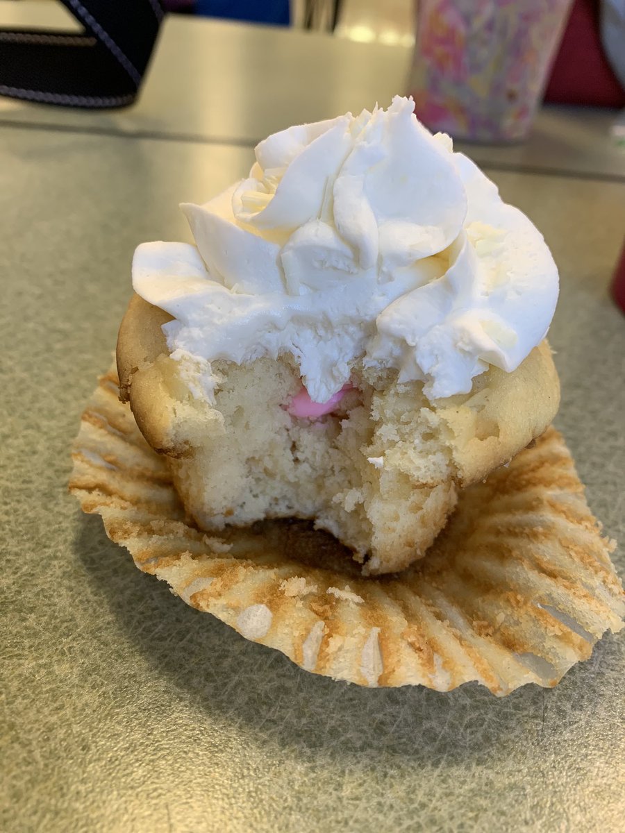 When your principal is pregnant and you get to have a school wide gender reveal!! 🎉 so very excited for <a href="/CSimsLES/">Courtney Sims</a> and baby GIRL Sims!! 💕she is loved by so many already! #teamblue #surpriseitsagirl #thisisleaphart <a href="/LeaphartElem/">Leaphart Elementary</a> <a href="/LexRich5Schools/">Lex-Rich 5 Schools</a>