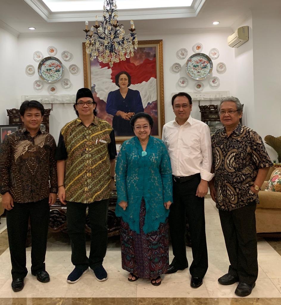 Selamat HUT ke-47 <a href="/PDI_Perjuangan/">PDI Perjuangan</a> teruskan bergerak bersama untuk Indonesia raya. Bikin bangga ibu pertiwi dg pengabdian tanpa henti. Bismillah 😍🙏 👍