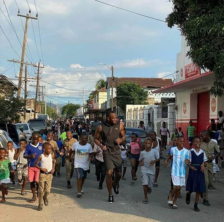 Living Legend Usain Bolt running with the next generation of nationbuilders and society changers earlier this week in Downton Kingston. 

#AChildShallLeadThem #UsainBolt #JamaicanChildren