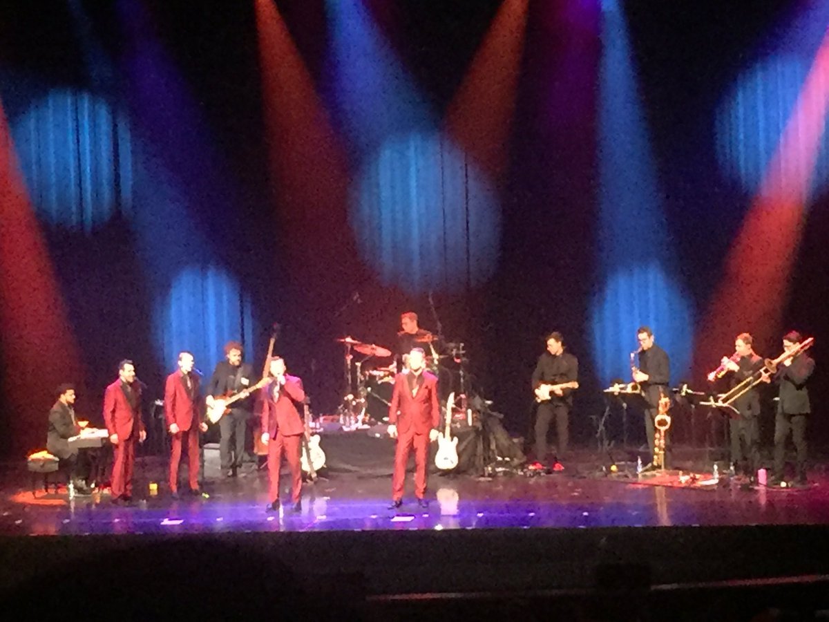 EncoreZb's tweet photo. What a great Opening!! @UnderTheStrretLamp #ihstf2020 #ZBatIHSTF2020 https://t.co/uih1upjhEh