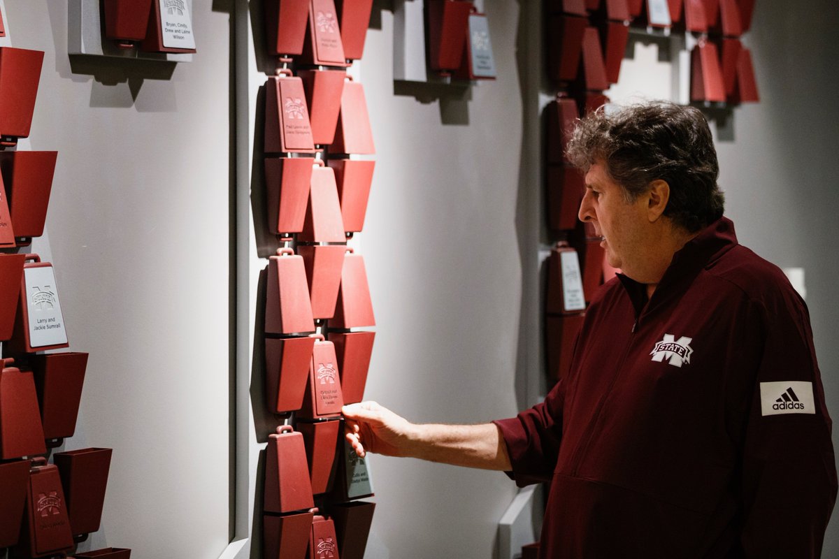 HailStateFB's tweet image. "Wow!" - @Coach_Leach 

Davis Wade Stadium knows how to make a first impression.

#HailState🐶