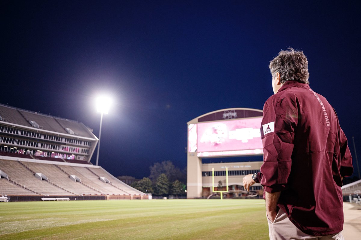 HailStateFB's tweet image. "Wow!" - @Coach_Leach 

Davis Wade Stadium knows how to make a first impression.

#HailState🐶