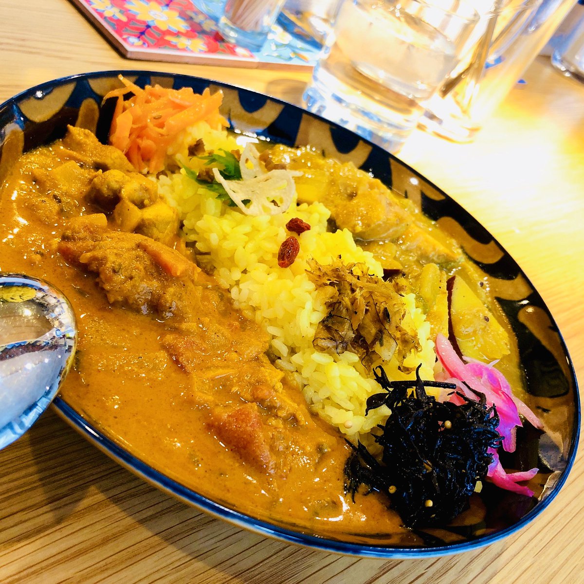 ট ইট র 大阪 ゲストハウス小野家 本日のカレーpop Up 営業時間 12 00 14 00 売り切れ次第終了 チキンと白菜のスパイス出汁カレー ポークトマトカレー 京橋ランチ スパイスカレー 京橋 大阪