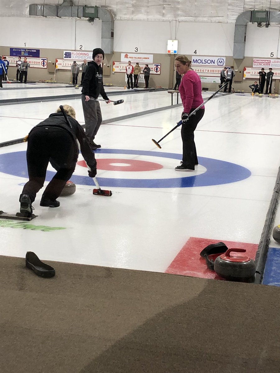 No biggie, just hangin’ with 3/4 of <a href="/TeamHollandCurl/">Team Holland</a> . #dyinginside