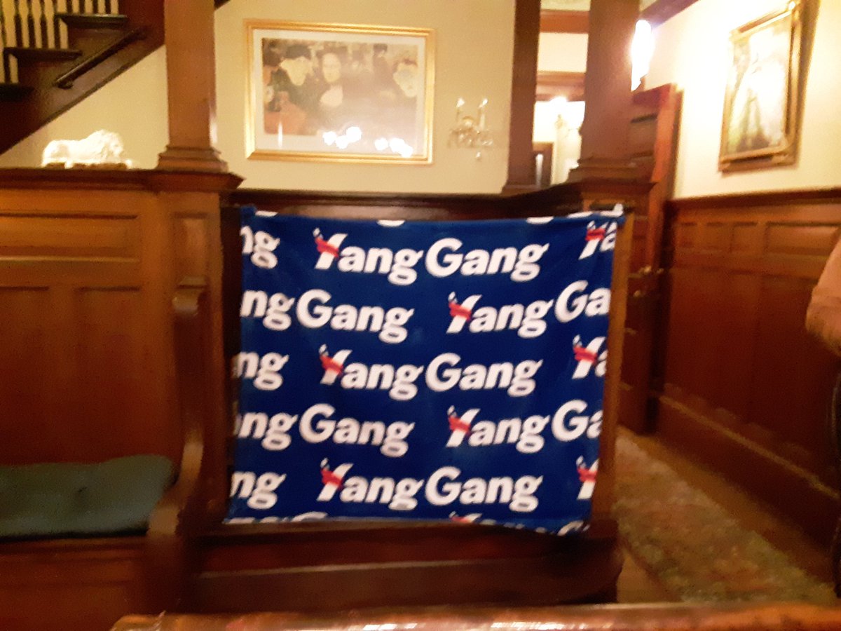 Arkansas4Yang's tweet image. #YangWeek dinner party @SororityOfYang celebrating success canvassing this week!