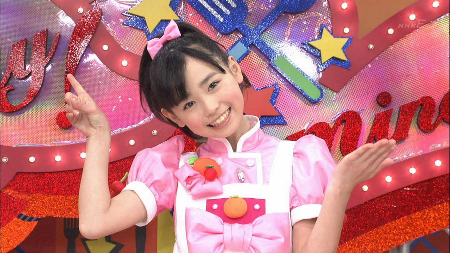 昔は歌って踊って料理していたまいんちゃんが 数年後に鉈を持って凄い形相を見せるように 話題の画像プラス 昔は歌って踊って料理していたまいんちゃんが 数年後に鉈を持って凄い形相を見せるように 話題の画像プラス