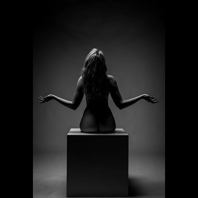 PatrickV82's tweet photo. the stunning model @riley_jade_model when she was in holland #lowkey #blackwandwhite #bnwphotography #bnwportraits #bnwinstagram #bnw_society #theportraitculture #blackandwhitehumansphotos #bnw_fanatics #bnwsouls #dutchmodelsupport #posebox #sensual_s… https://t.co/UmjGxhUyBv https://t.co/lXOE1oV5zM