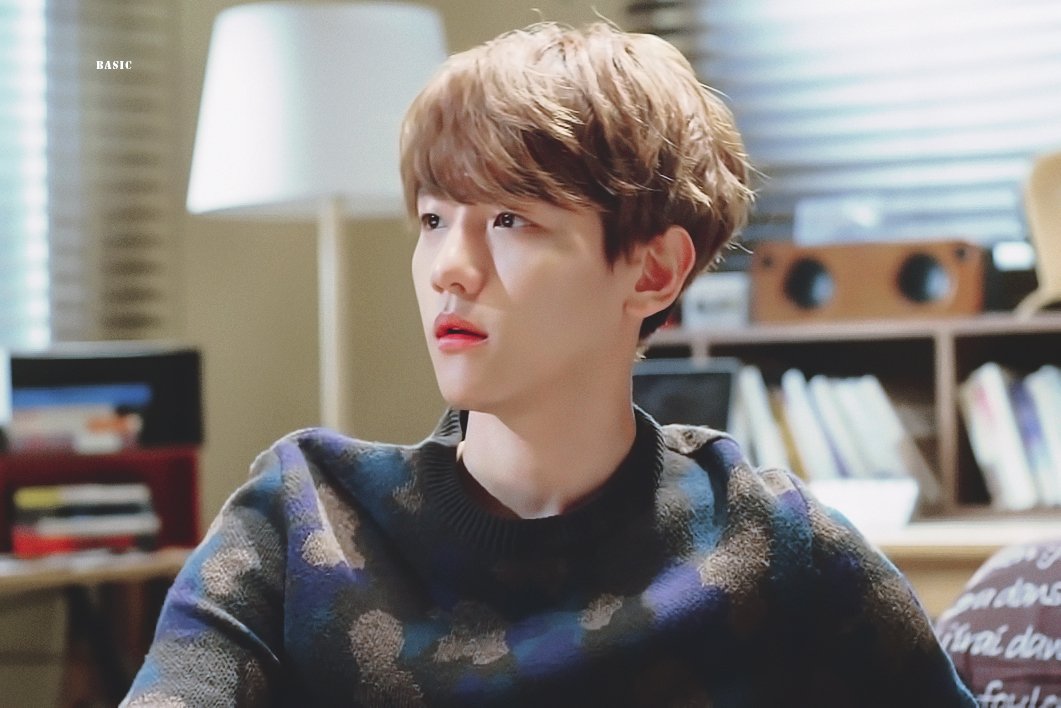 _exol_cb2's tweet photo. "ไอ้แบคตื่น!!"
'เลิกละอ๋อ?'
"เลิกแม่มึงสิจารย์ชานยอลเรียก"
'ครับ?'
"คลาสของผมมันน่าเบื่อจนทำให้คุณหลับเลยสินะ"
'ปะ---'
"กลับไปนอนบ้านมั้ยครับ?มานั่งหลับแบบนี้มันเสียมารยาท"
'ก็เพราะใครล่ะสะกิดผมทั้งคืนอะ แม่งไม่รู้ไปอดยากมาจากไหน!'
"เชี่ยแบค!" 👈 ฮุน
'สัสใครลั่น!'
"มึงอะลั่น!" https://t.co/jo3E2TAZgm