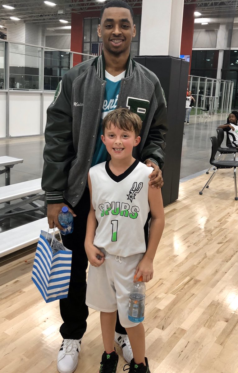 LindsAllison15's tweet photo. Y’all!!! This is Malcolm. Cooper met him at the @PIRATEPURSUIT basketball camp a couple of summers ago, and they’ve been buddies ever since. Tonight Malcolm came all the way out to Terrell to watch Coop. My kid was so pumped! 🏀💚🖤@RalphHPoteetHS @beasley_pride #everyopportunity https://t.co/WHkpWubV4h