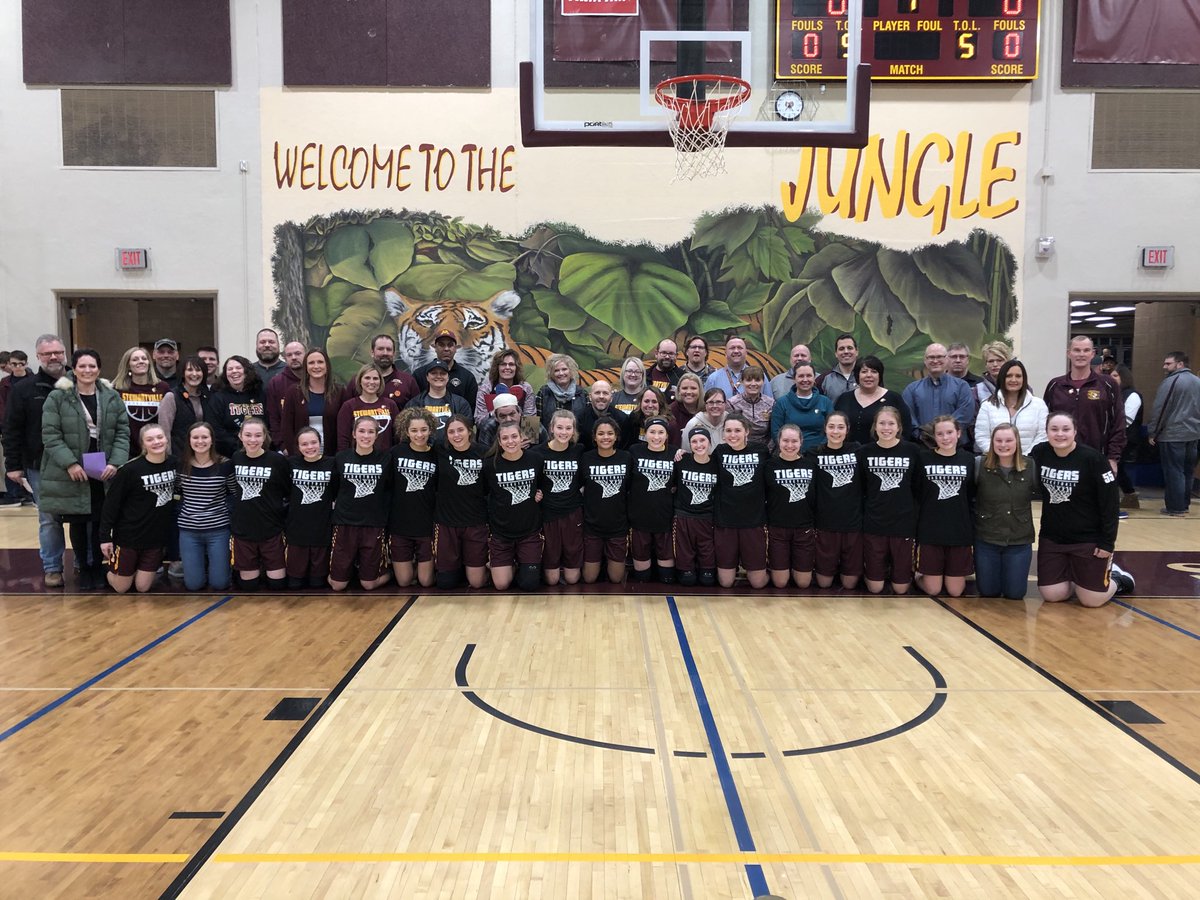 StewieGBB's tweet photo. Stewie 78,CFalls 35!13 players score!  ⁦@lily_welch12⁩ incredible free throw streak has ended at a measly 38 in a row putting her at 5th best in state history!  ⁦@GarrettShortTV⁩ ⁦@MarkPoulose⁩ ⁦@ZachGKIMT⁩ ⁦@pbpruff⁩ ⁦@GMacHoops⁩⁦ https://t.co/qhO47lr0id