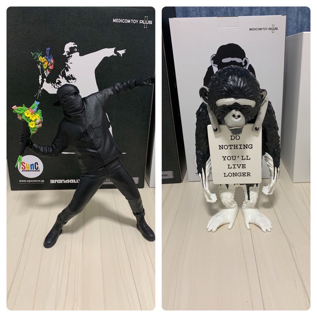 gSibhLez3ek2Lcn's tweet photo. 開封の儀🙏
#supreme
#medicomtoy
#ベアブリック
#meissen
#Banksy
#flowerbomber
#monkeysign
#steiffbear https://t.co/I5DAJIedcS