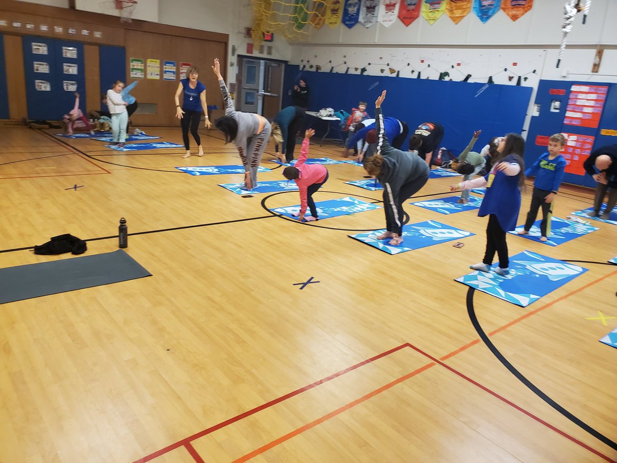 Yoga time! Health and Wellness Family Fun Night at @WestRidgeGreece.  <a href="/GCSDcommschools/">GCSD Community Schools</a>