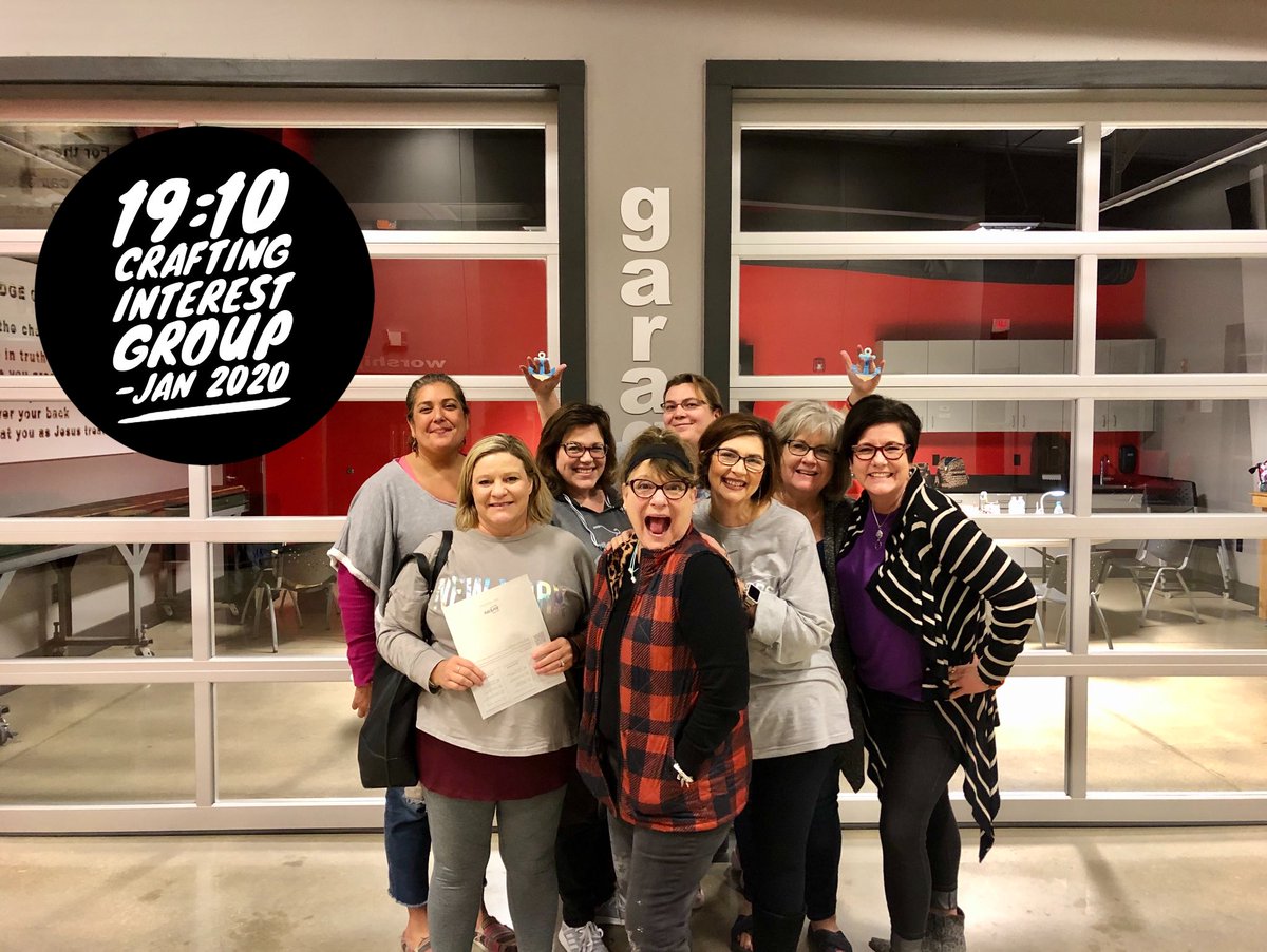 Gr8tfulChick's tweet photo. #GR8TFUL: #Crafting with these sweet women; #creative friends; and sweet texts! #1910Church #NTCGroup #GetCreative #Gr8tfulChick #GetCrafty #Grateful https://t.co/s0h1GgdhXo