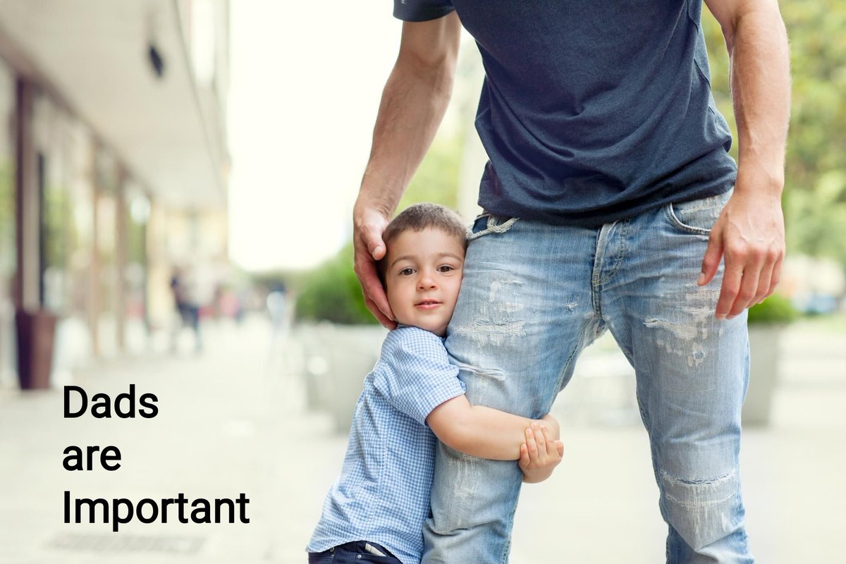 Объятия родителей и взрослых детей. Бесплатное видео отец сына. Отец и сын. Father and son 3д. Фотосессия отец и сын.