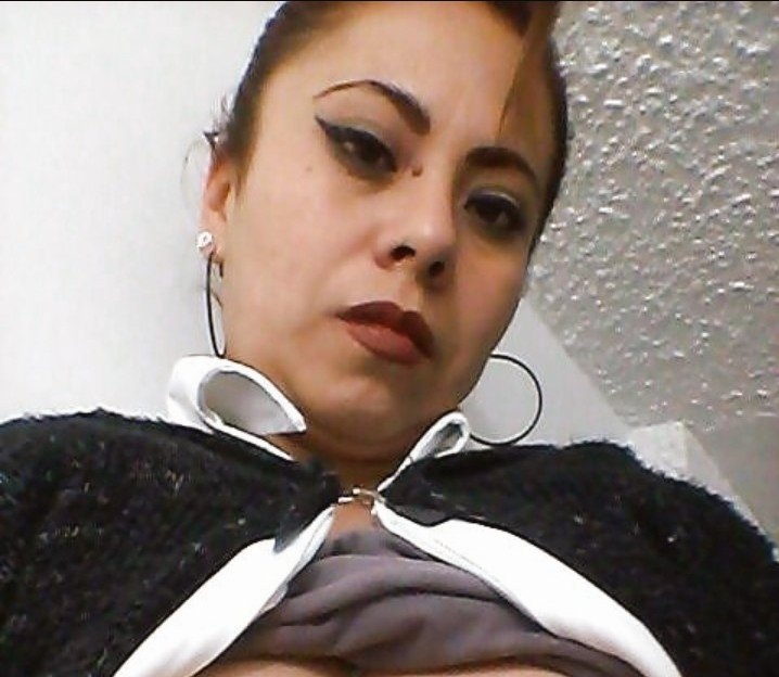 HembraFina's tweet photo. La guapa ama de casa Gaby, nadie imagina la bomba sexual que hay detrás de esa mirada inocente... https://t.co/SEt23nb1az