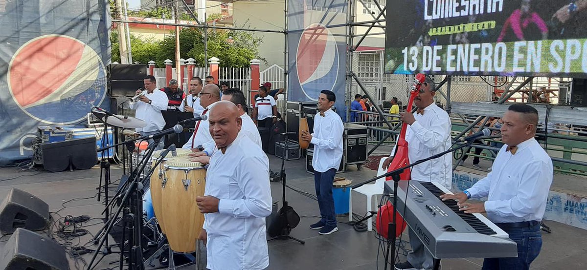 davidernestol13's tweet photo. Talento de Venezuela para el Mundo al Ritmo de @retroblancovzla #OyePeroQueBien #PaGoza @Ateltv @pozonsaladillo @TUFM909 @Tiamoraradio @bollolo @PepsiVEN @SaborZuliano1 🇻🇪🔝🎻🎼🎉🎊🤗🙏🗣️🎤🛰️🎧🎷🎺📺🎙️📻📡 https://t.co/8LYSuztxim