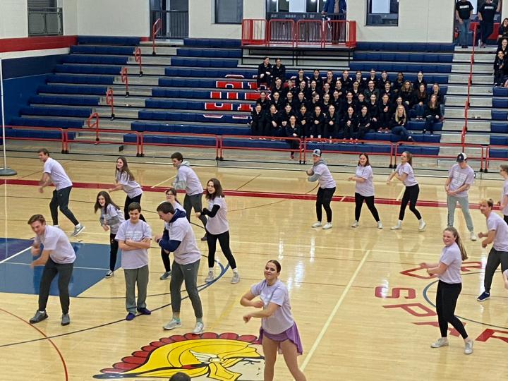 OronoUnified's tweet photo. It was a great night to #danceunified and #liveunified ~ thank you @OronoDanceTeam for cheering for us, but more importantly, for always including us πβ€ https://t.co/quceWrCR43