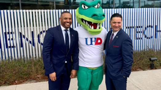 bmcsportslaw's tweet photo. Congratulations to @uhdowntown and @UHDPresident Juan Sánchez Muñoz on the dedication of UHD's College of Sciences & Technology Building! Looking forward to the incredible work that will take place there! Go Gators! Go Roughnecks! #FortheH #WorkingforHTown https://t.co/mHsdatZGRv
