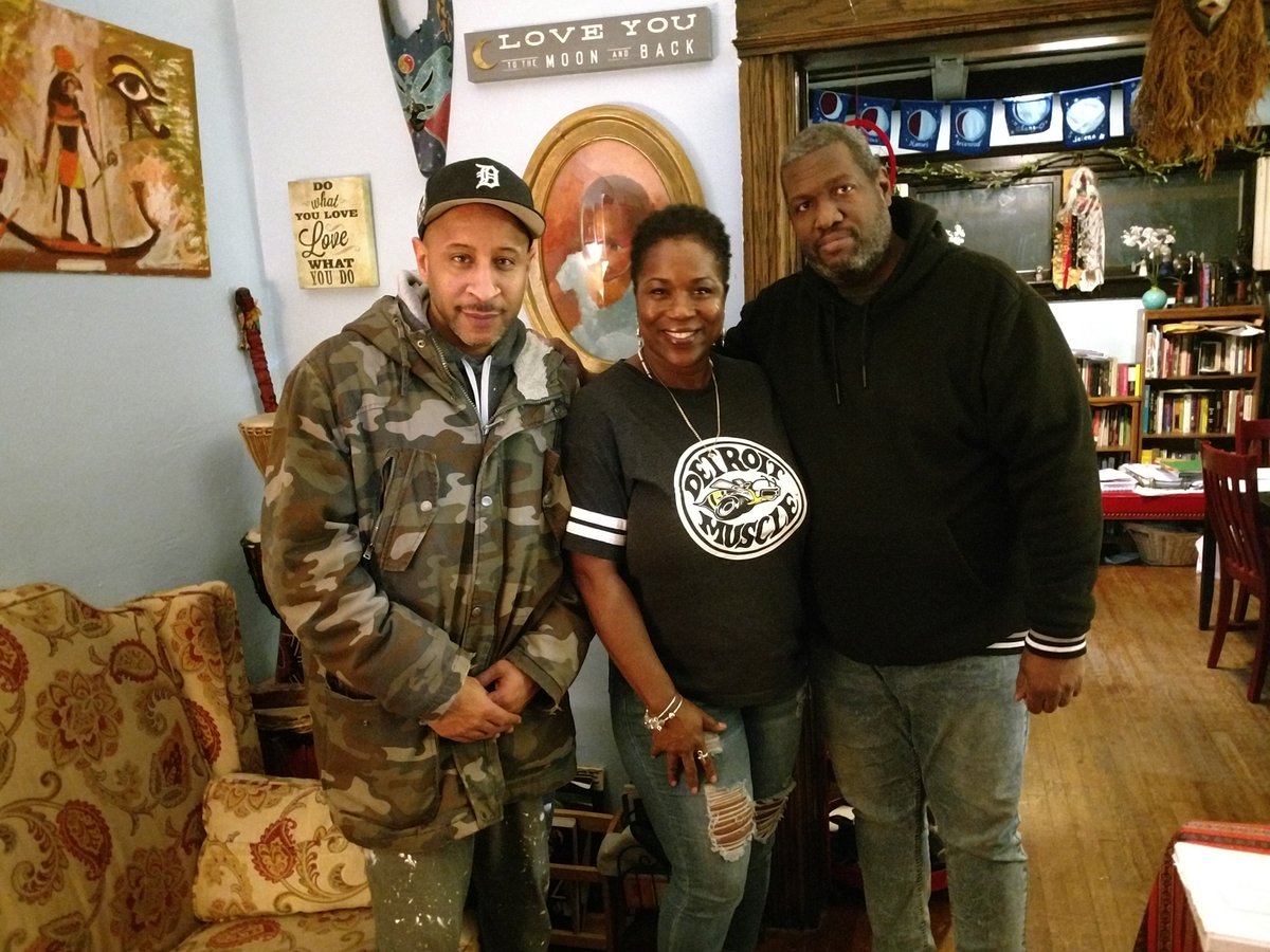 Tribeofficial's tweet photo. @iamdjbutter #MamaShu from @AvalonVillageHP & our CEO, #JuanShannon officially announce #DillaYouthDay, February 8th, 2020 at #AvalonVillage #HomeworkHouse. | @TheEllenShow @Local4News @metrotimes @crainsdetroit @FOX2News @freep @retweetDetroit @detroitnews @Lamar30 https://t.co/FsoxgWPedZ