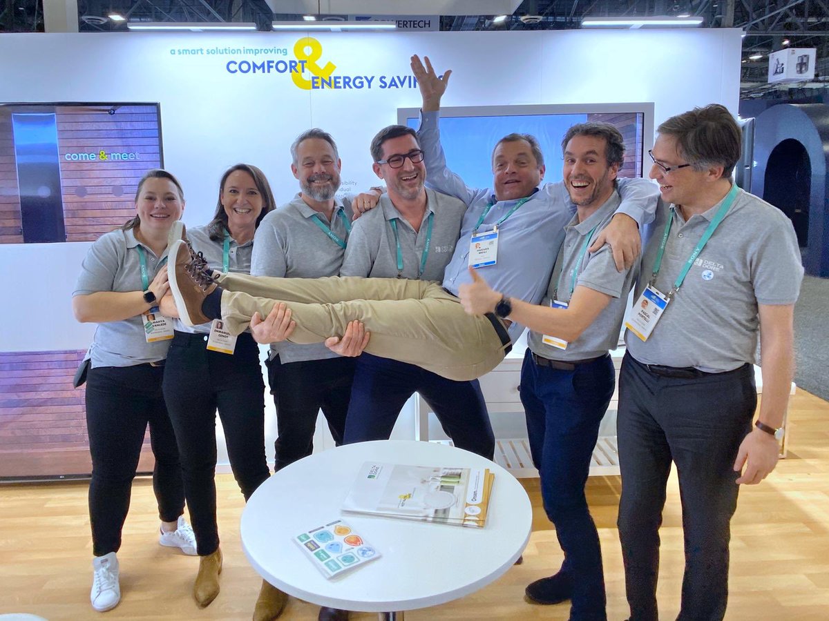 HuguesMeili's tweet photo. Rien de tel, avant une bonne douche chaude gérée par « Onsen » de @DELTADORE_FR, de se faire porter par la formidable team présente au #CES2020  ... innovation quand tu nous tiens ! Bravo ! #Bretagne https://t.co/OaYDSsBbqk