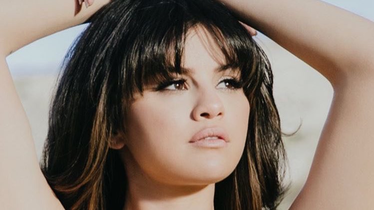 MusicNewsRumor's tweet image. Selena Gomez will release the official #Rare music video today – Friday, January 10 – at 12PM ET: youtube.com/watch?v=ia1iuX… #Rare #SGRare #RareOutNow #RareMusicVideo