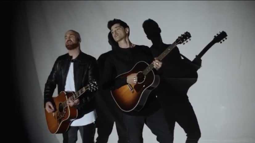 isa_abrantes's tweet image. This is stunning guys 😭😭😭 youtu.be/cD1OCuCp8yo #RunThroughWalls #thescript #thescriptofficial @thescript @TheScript_Danny @GlenOfThePower