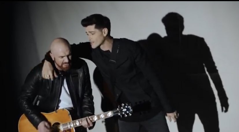 isa_abrantes's tweet image. This is stunning guys 😭😭😭 youtu.be/cD1OCuCp8yo #RunThroughWalls #thescript #thescriptofficial @thescript @TheScript_Danny @GlenOfThePower
