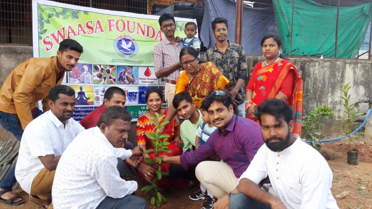 KALYANIGORRE's tweet photo. #SwaasaFoundation #KalyaniGorre
#NewYearCelebrations2020 #01January2020 #MatrudevobhavaOrphanage https://t.co/fMuLGujOoa