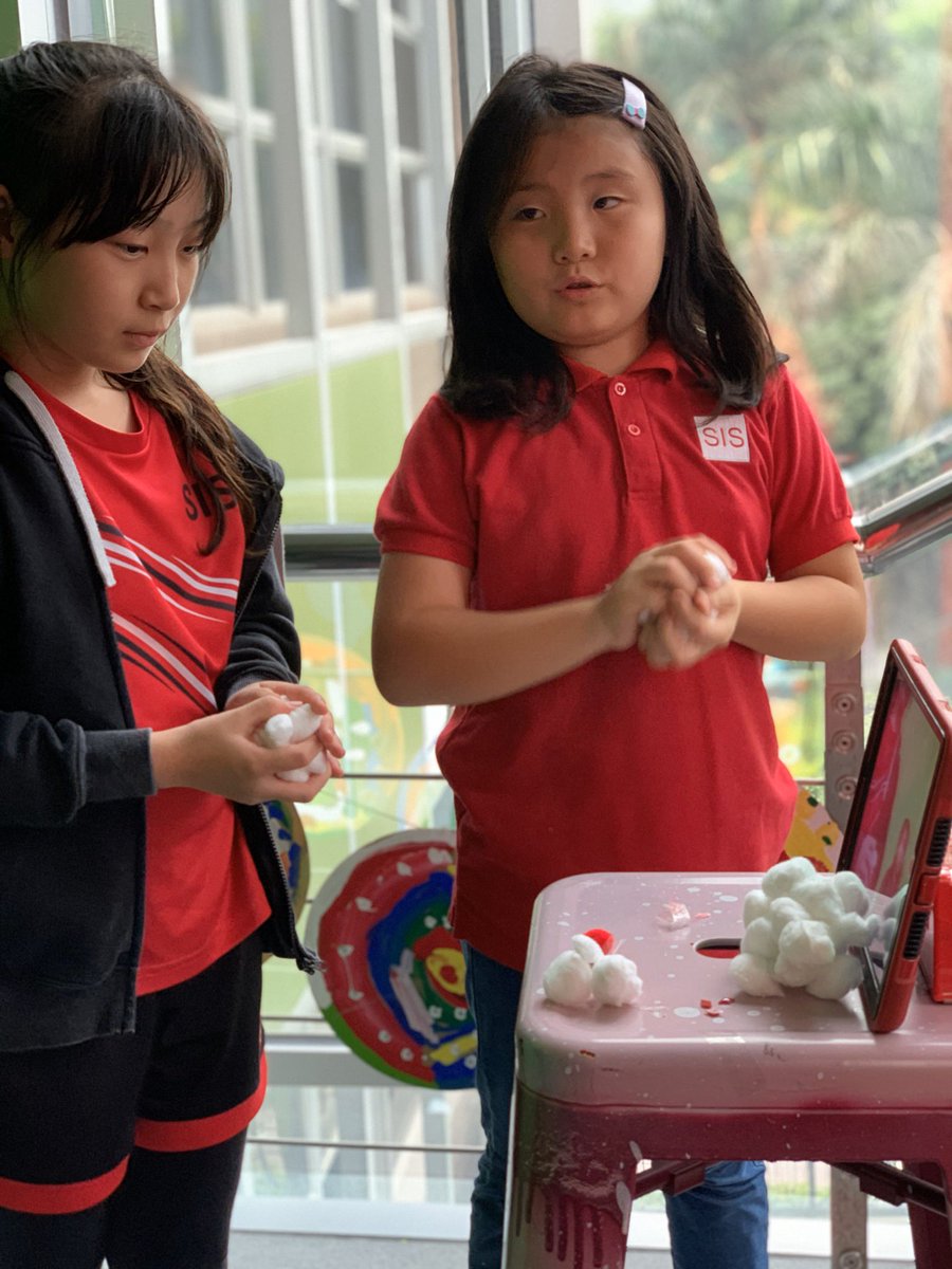 mr_shep63's tweet photo. It’s really satisfying to see Ss #problemsolving with a blend of tech and old school arts and crafts. You will believe it can snow in SE Asia! #retroinnovation @spencerideas #sisrocks #issedu https://t.co/NdY3jS5npB