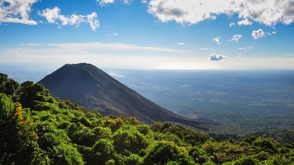 LASFlyCheap's tweet image. ✈️ Las Vegas (LAS) to El Salvador (SAL) for only $272 (USD) roundtrip 💸 
 450 live dates on Adventure Machine - get the app on iOS or Android 

 #travelmore #travelwithkids #globetravelgram #traveljunkies #travelafrique