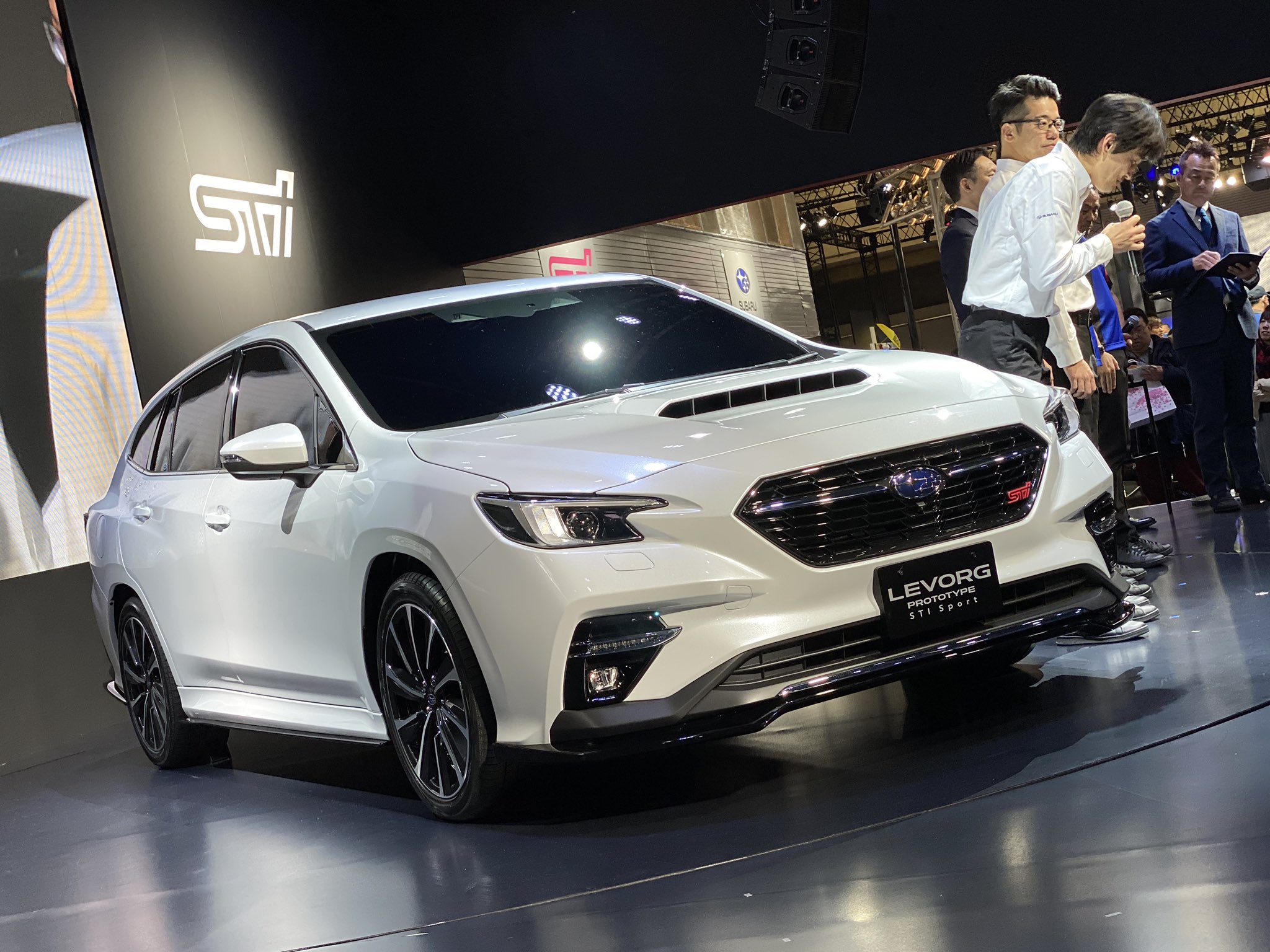 いわっき スバル 新型レヴォーグ Sti Sport カッコいいじゃん Subarutas 新型レヴォーグ 東京オートサロン Tas T Co Dgbybq34th Twitter