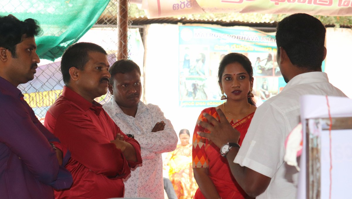 KALYANIGORRE's tweet photo. #SwaasaFoundation #KalyaniGorre
#NewYearCelebrations2020 #01January2020 #MatrudevobhavaOrphanage https://t.co/RbaUJVhPj0
