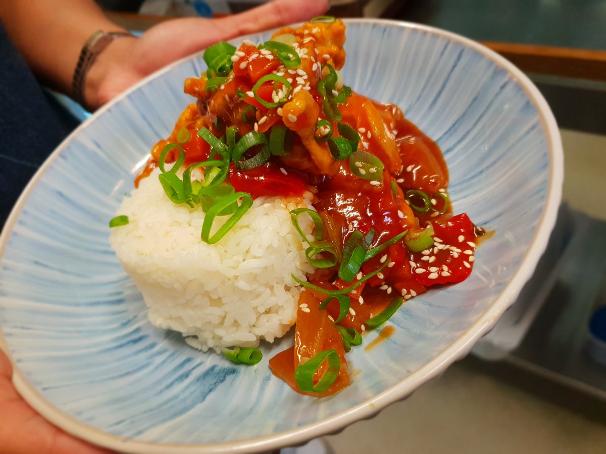 VegoutTas's tweet photo. Friday night we offer $10 dinner
Making home cooked plant based eats available for everyone to enjoy!

#homemade #vegoutoncharles #vegouttasmania #plantbased #delicousness https://t.co/5SP010K4nV