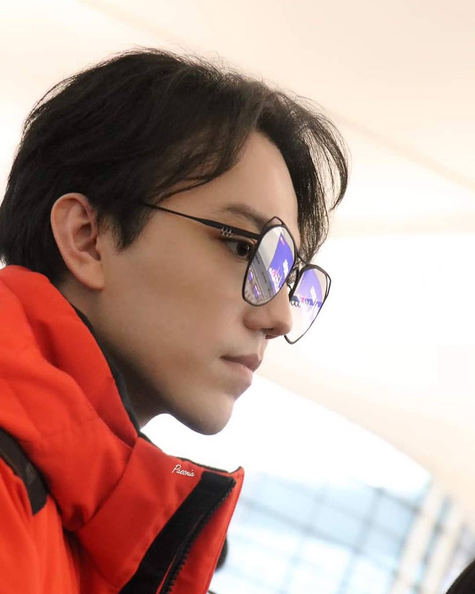 Dimash_DKIFC's tweet photo. Recording at Ningbo City is done. Time to go! I wonder how many airports have seen Dimash in 2019 alone. It has to be some crazy number. 

@dimash_official #dimash #dimashkudaibergen #China
Photo cr @simona_paeonia524 on Instagram https://t.co/JSZOQB3GMu