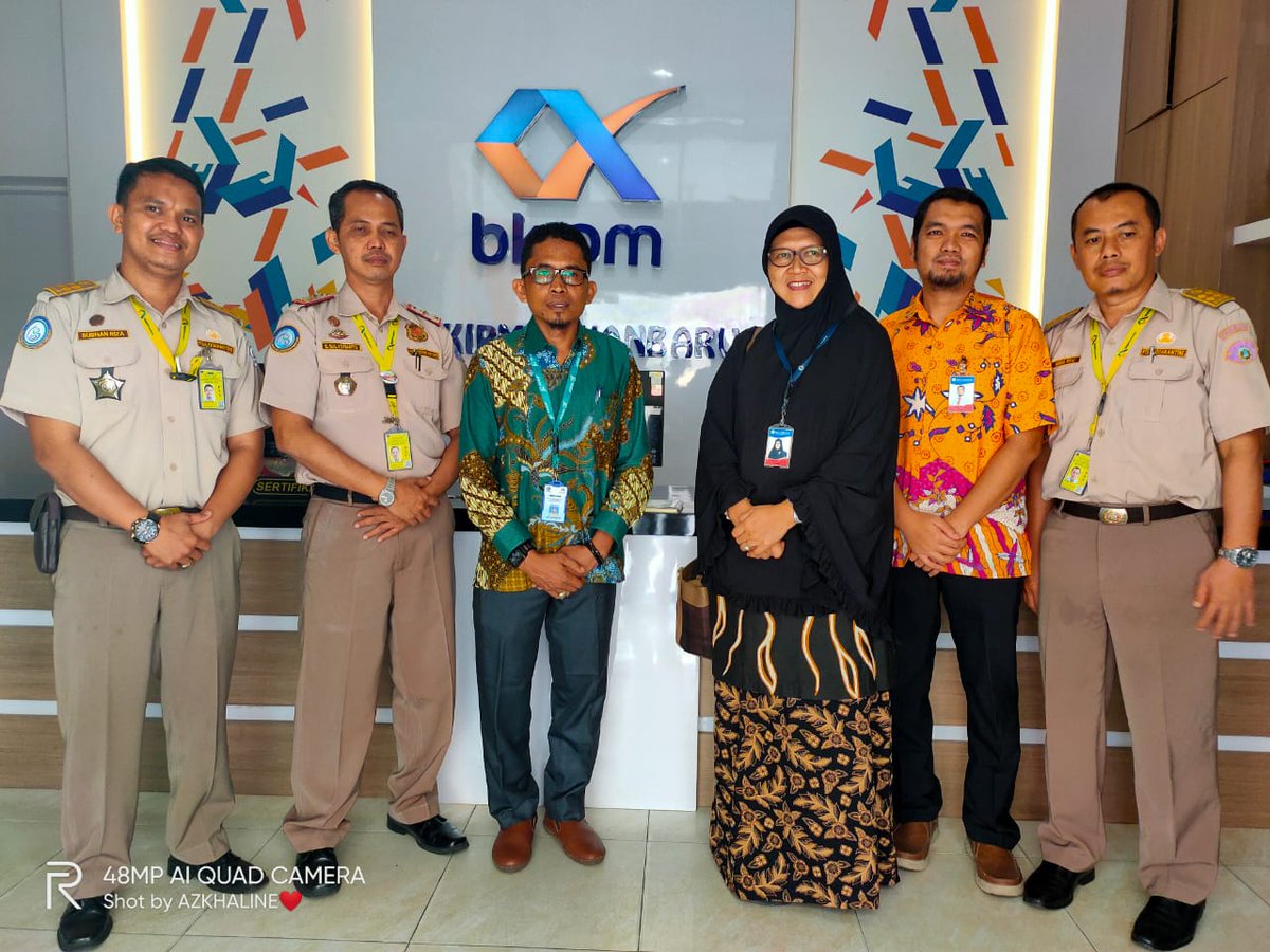 bppmhkpekanbaru's tweet photo. 07/01/2020 #SemakinSolid (K3) BKIPM Pekanbaru bersama Bank Indonesia berpartisipasi dlm mendukung pelaksanaan kegiatan Karantina Ikan dan Pengendalian Mutu Hasil Perikanan #OneHealthKIPM @HumasBKIPM @rinajanwar2201 @ekosulys24 https://t.co/CBmNfZIkg7