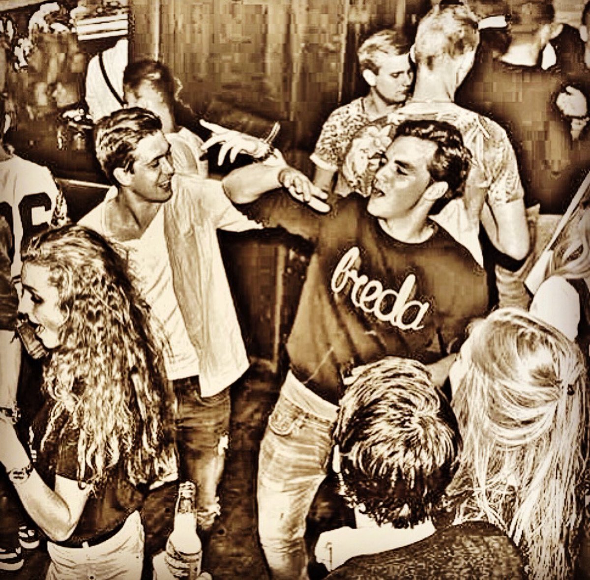 Nog maar een paar uurtjes en dan is het weer zover.... WEEKEND, TIME 2 PARTY 🎉💃🕺
#breda #076