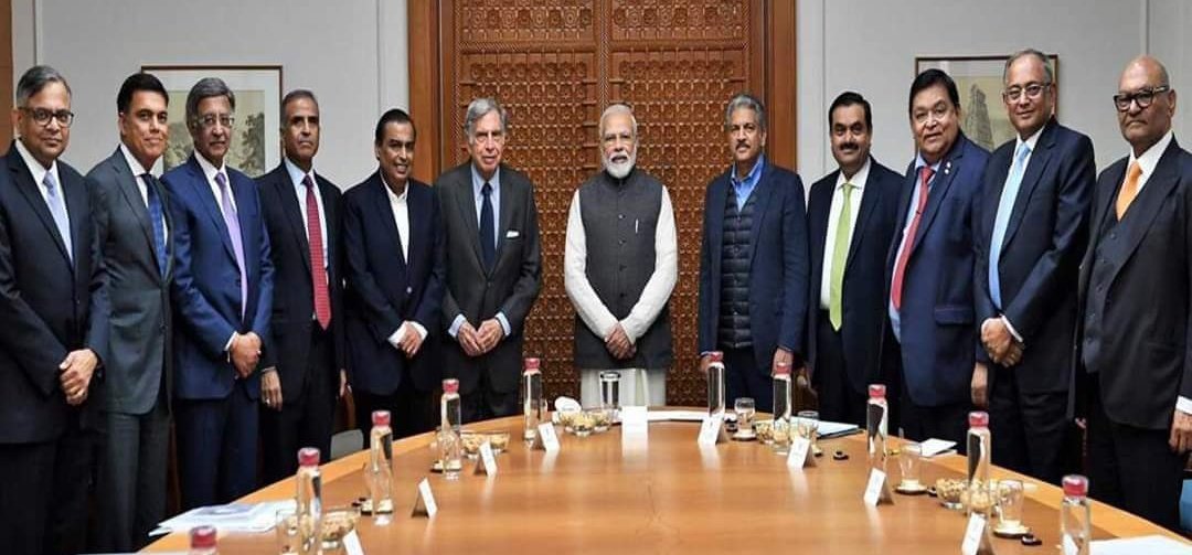 DushyantNaagar's tweet photo. बजाज ऑटो के मालिक श्री राहुल बजाज जी कहाँ हैं ? #RahulBajaj
बुलाया नहीं या आए नहीं ? #SuitBootModi #humarabajaj #CronyCapitalism #BudgetMeet https://t.co/pxWGfmHT3A