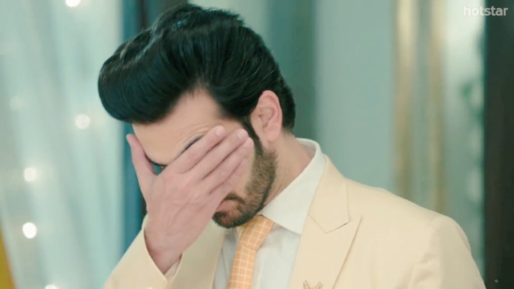 Another appreciation post for  @karanvgrover22 's delicate fingers