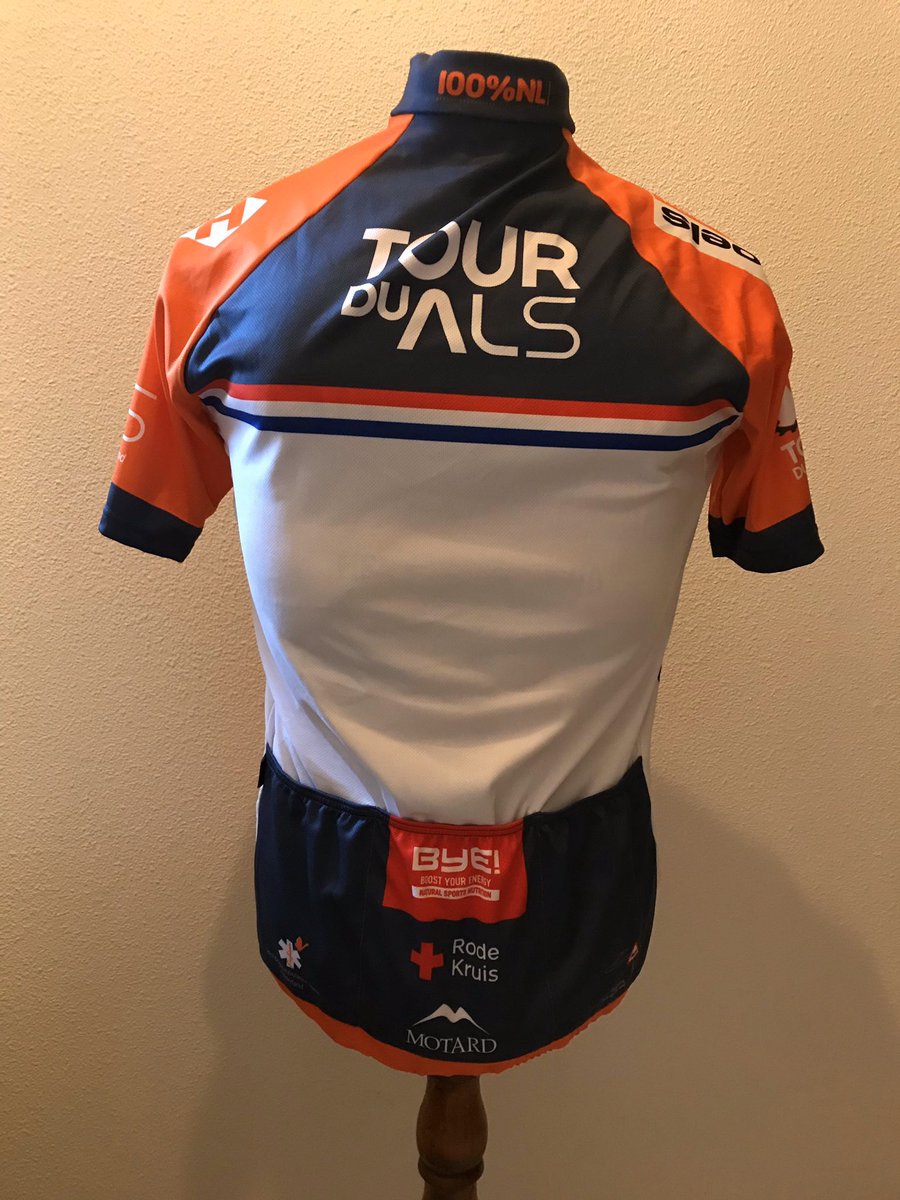 Voor de 8e editie op 11 juni wordt weer een nieuw ontwerp gemaakt. Wil jij met jouw logo of naam op dit tenue, laat t weten voor 5 februari, er is nog beperkt ruimte! SVP RT #tourduals #ALS #montventoux