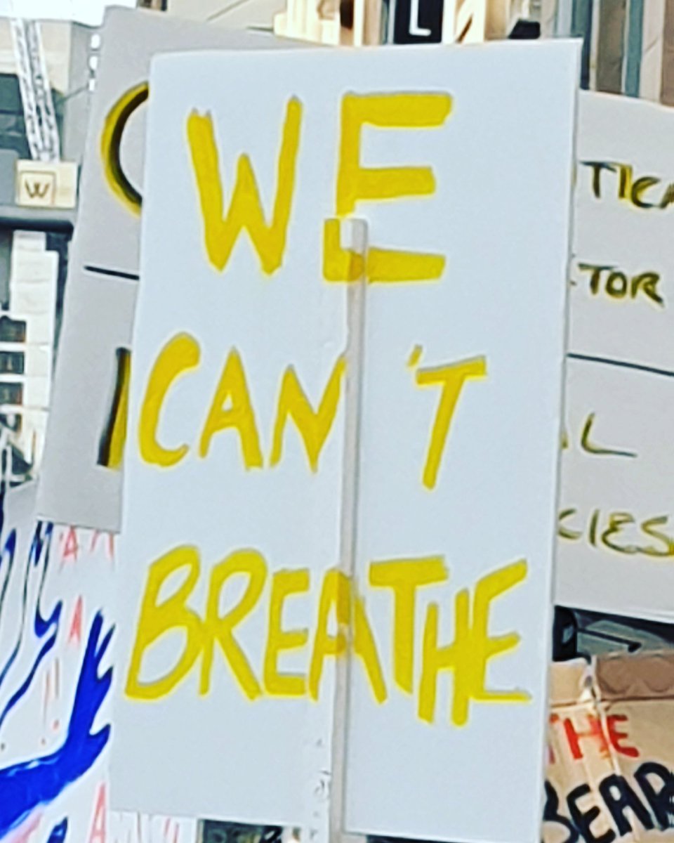 frogsandstars's tweet photo. We can't breathe. #renewablesnow #stopburningkoalas #AustraliaFires #ClimateCrisis #ClimateAction #Climatechangerally https://t.co/mD46R2fTJI