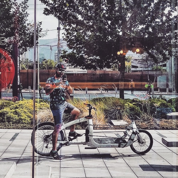 Please welcome Fran spika our new cyclepunks collective member. Read about him on our website cyclepunks.cc #cycling #roadbike #bikemessenger #hamburg #SantiagodeChile #blog