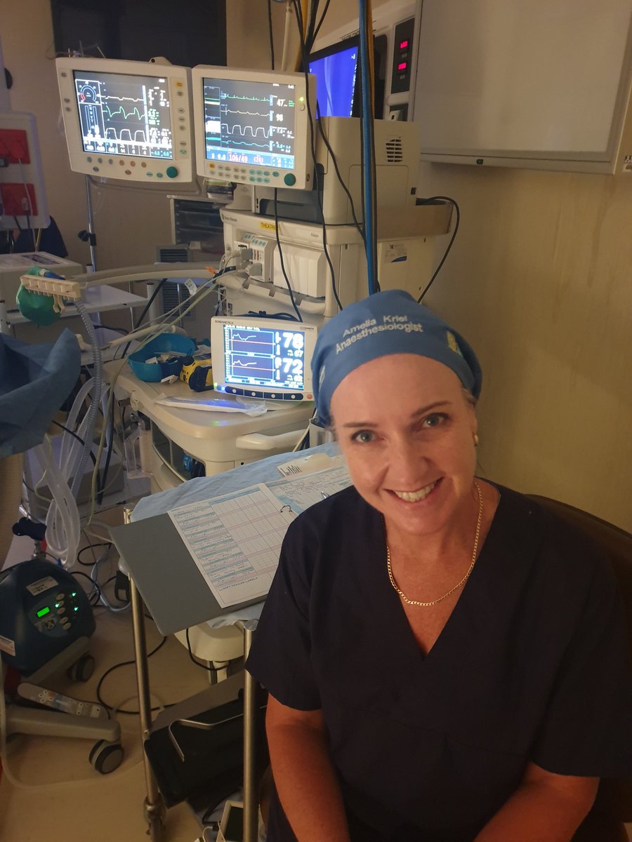 AmeliaKriel's tweet photo. New year, new challenges. Safe 2020! @docanaesthetic #ScrubCapChallenge https://t.co/8ptCdo7pM3