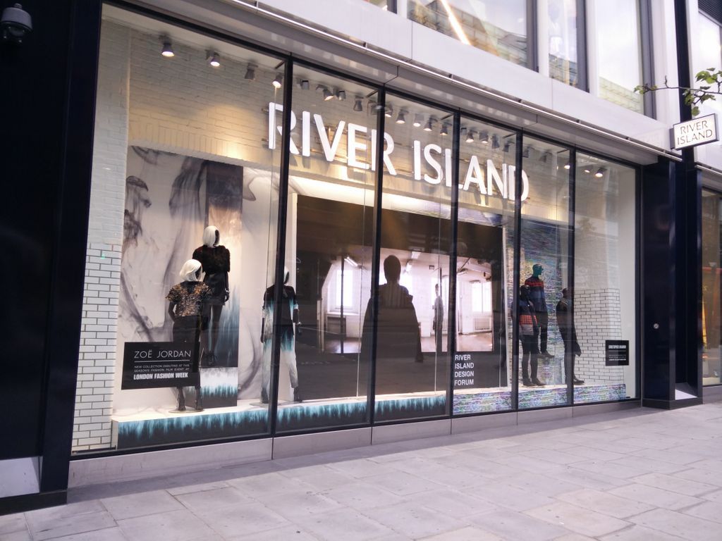 FONIXLED's tweet image. #FlashbackFriday We *love* working with the major players in #fashion and #retail
 👋🏼This LED screen for @Riverisland was lots of fun to build, and the results were fantastic, too!

#LEDscreens #experientialmarketing #picoftheday #events #eventtech #ideas #marketing #brands