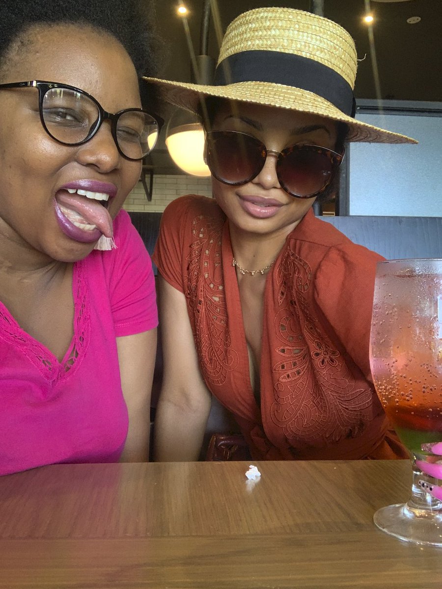 itsAphsie's tweet photo. #Friends make the #WorldGoRound 🌎
#NewYearBetterMe #FroOut #FullSmile #BeachDate #LunchDate #Girlfriends #HotPink #Floral #MaxiSkirt #MaxiDress #PinkLips #TassleEarings #BrownSkin #HopeMbhele #Aphelele26 #ApheleleChonco #Aphelele��#UpC #ProudlySouthAfrican 🇿🇦 https://t.co/irQdFY1puC