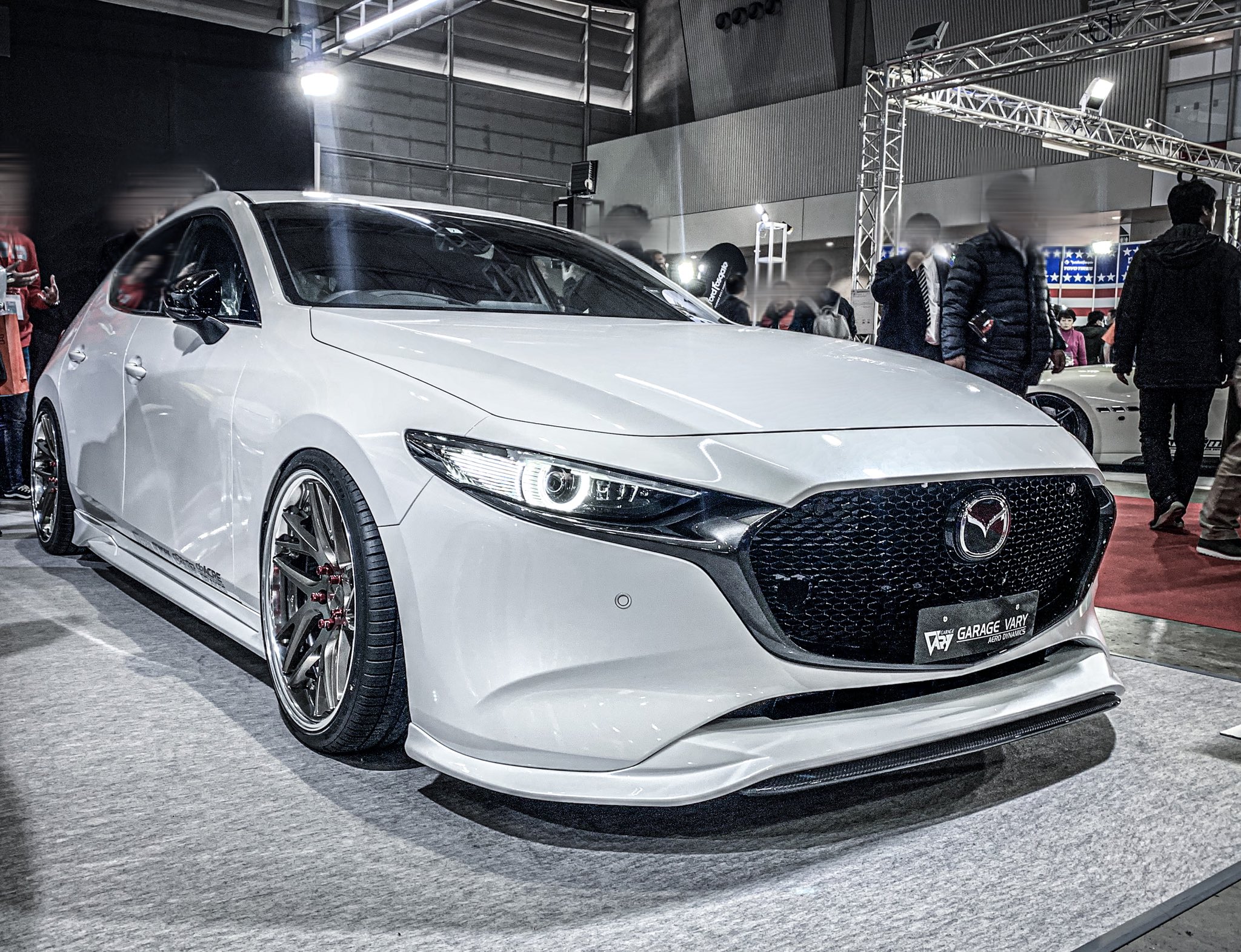 ガレージベリー⁄Vary」MAZDA3(BPFP)FAST BACK用ナンバーステー