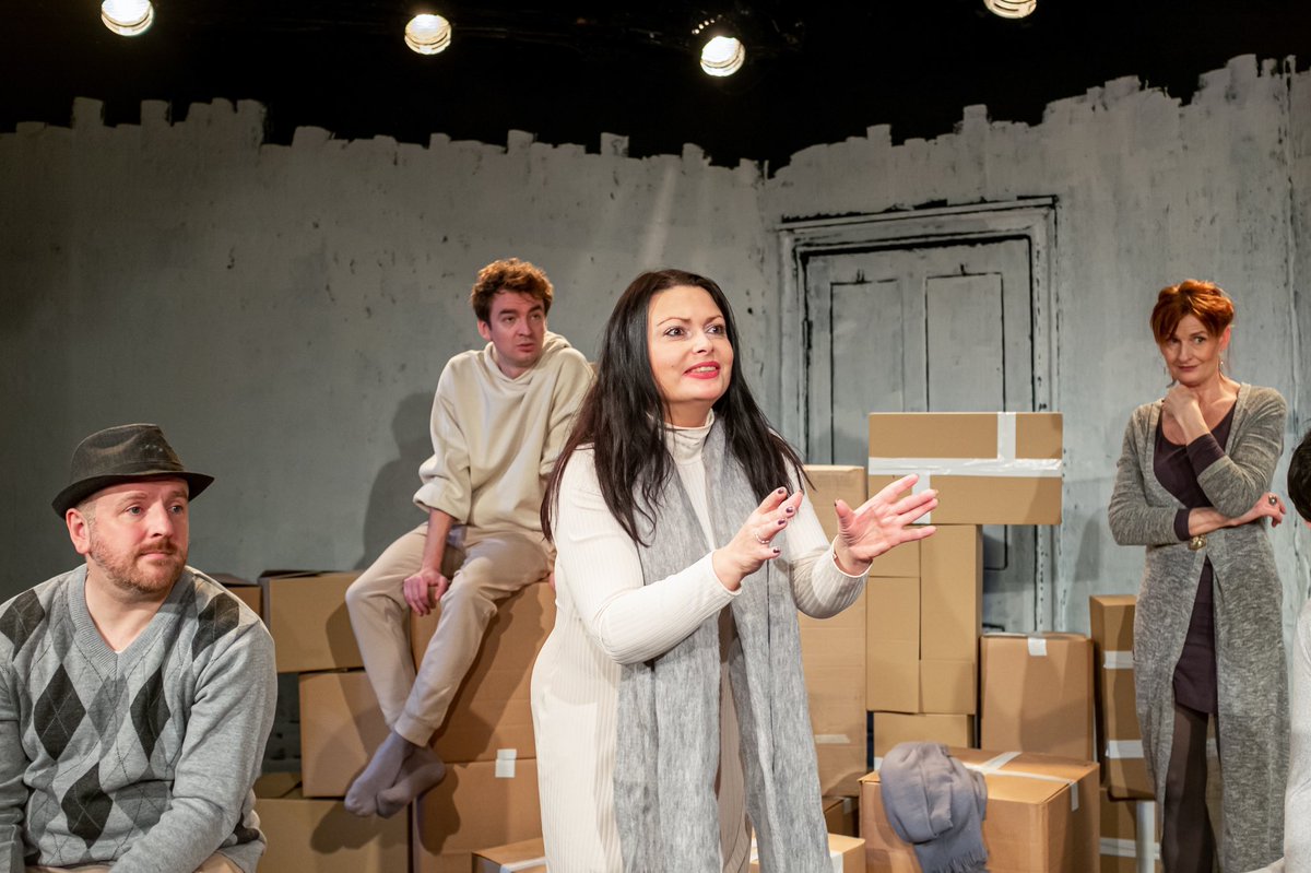 thatstageyblog's tweet photo. Show 5 of 2020

#LullabiesForTheLost

@ORLTheatre

By @RosalindBlessed

Directed by @ZoeFordBurnett 

Produced by @BrianBlessed

@RosalindBlessed @DuncanWilkins @HelenBangActor @MrNickMurphy @chrispybus @liam_mulvey #HildegardNeil #ChrisPorter #KateTydman https://t.co/OYLSsGtetF