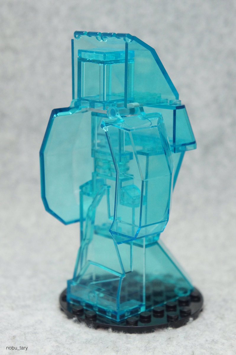 Tary Twitterren レゴでスターウォーズより レイア姫のホログラム を作ってみました 完全にアイディアのみの見切り発車です が レゴの乗り物のキャノピーの色がクリアブルーが多くてよかった