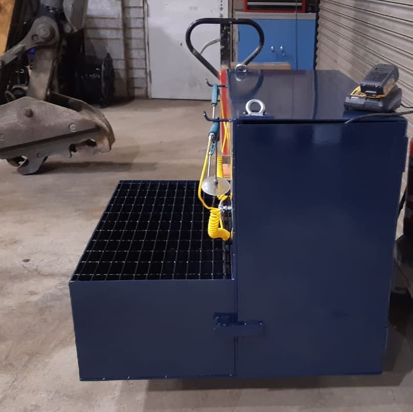 greenkeeperscgc's tweet photo. Our new air shoe cleaner has just been delivered. 

Next up installation.... 🏌🏻‍♂️ https://t.co/9fMa7GY7pt