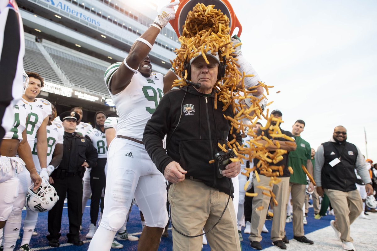 MACSports's tweet image. Smile! It’s FRY-YAY! 🍟🍟🍟