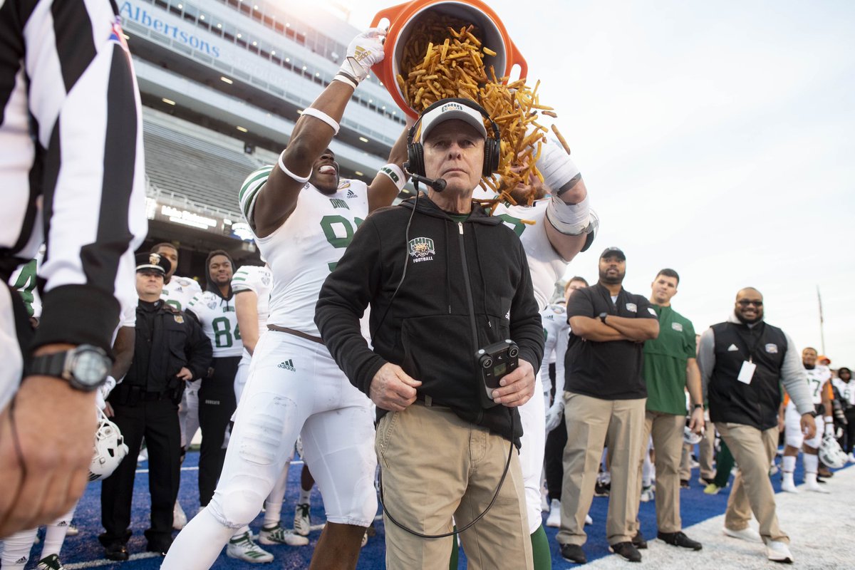 MACSports's tweet image. Smile! It’s FRY-YAY! 🍟🍟🍟